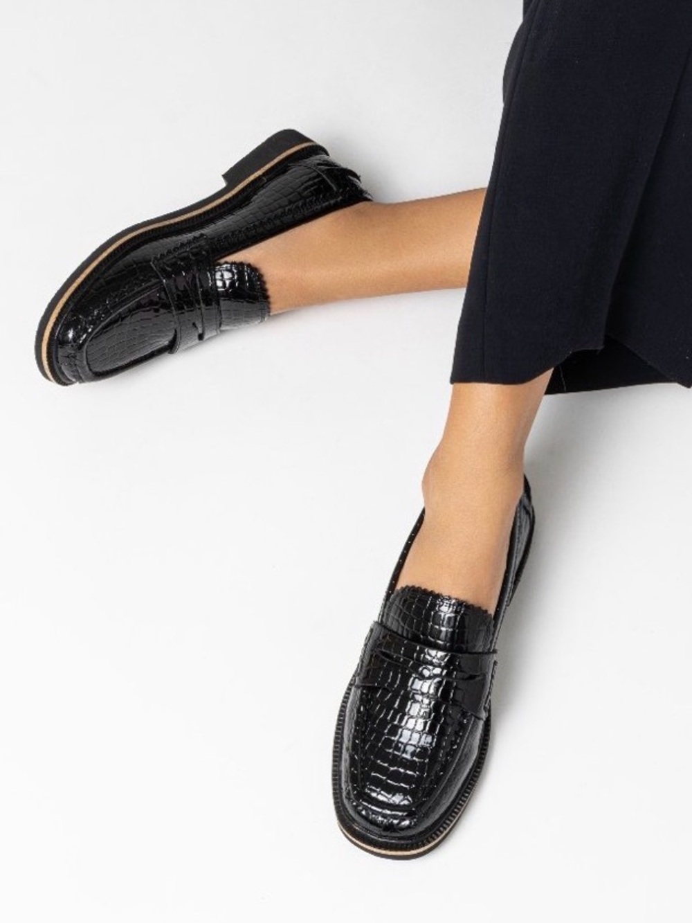 Donald J Pliner Women’s Crocodile-Embossed Patent Leather Penny Loafers Black 10